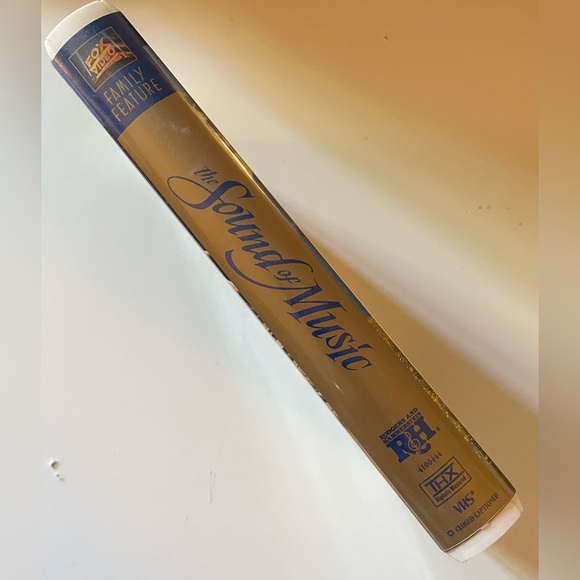 The Sound Of Music [VHS 1996 Clamshell) 1965 Film Julie Andrews Musical - Picture 2 of 5